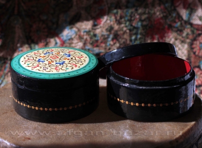 Лаковая шкатулка из папье-маше с миниатюрной росписью. Узбекистан, современная р