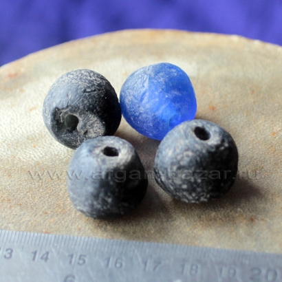 Африканские стеклянные бусины Кробо - African Ghana Krobo Beads. Лот из четырех 