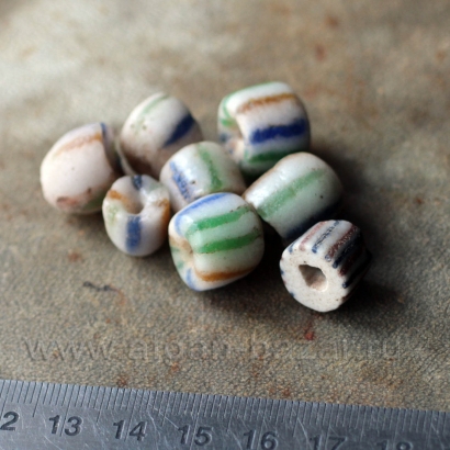 Винтажные африканские стеклянные бусины Кробо - African Ghana Krobo Beads. Лот из восьми бусин. Западная Африка, Гана, 20-21 вв. Винтажные африканские стеклянные бусины Кробо - African Ghana Krobo Beads. Лот и