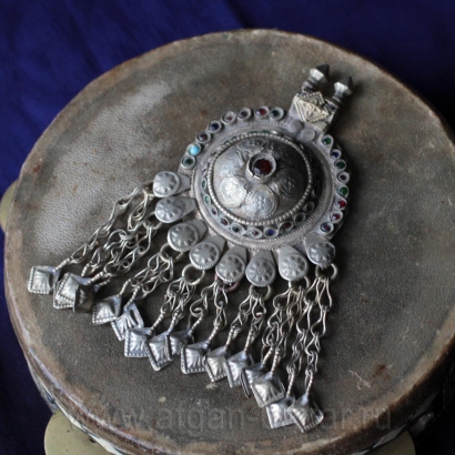 Афганская подвеска-амулет "Gogrey" (пушт.). или "Kubbeh" (фарси). Племенные украшения Кучи (Tribal Kuchi Jewelry). Афганистан или Пакистан, 20 в. Афганская подвеска-амулет "Gogrey" (пушт.). или "Kubbeh" (фарси). Племенные укра