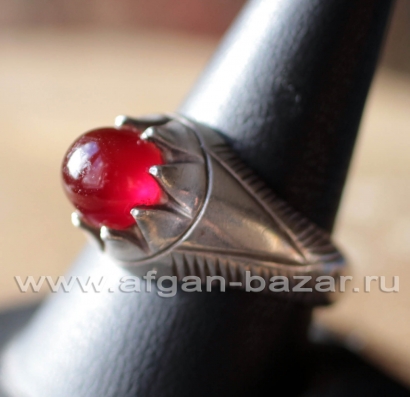 Винтажный иранский мужской перстень с сердоликом 