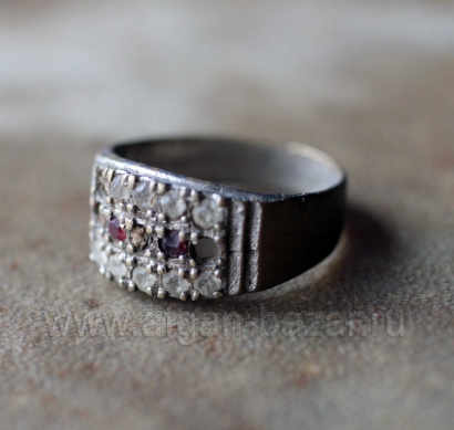 Винтажное кольцо. Индия или Пакистан, 20 в. Винтажное кольцо. Индия или Пакистан, 20 в.