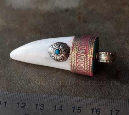 Непальская подвеска-амулет в виде клыка, из раковины Шанкха