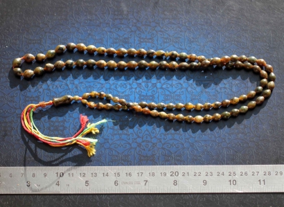 Четки из благородного серпентина "Шах Максуд" - 99 бусин. Иран или Афганистан, современная работа Четки из благородного серпентина "Шах Максуд" - 99 бусин