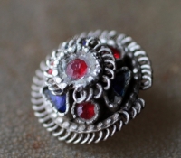 Cережка-пин для носа. Пакистан, Кашмир, племена Кучи, 20-й век Cережка-пин для носа. Пакистан, Кашмир, племена Кучи, 20-й век