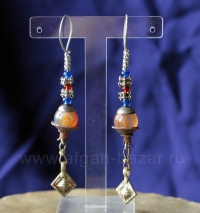 Серьги в ассирийском стиле в виде плодов граната с сердоликовыми бусинами. Автор