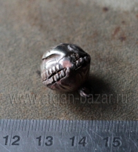 Подвеска-бусина, сделанная из деталей старых афганских украшений