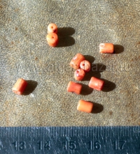 Лот из девяти винтажных коралловых бусин. Средиземноморский коралл, детали йемен