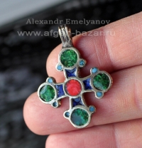 Кулон-крест в византийском стиле по мотивам средневековых украшений с горячей эмалью Кулон-крест в византийском стиле по мотивам средневековых украшений с горячей эм