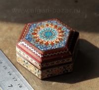 Деревянная шкатулка с инкрустацией "Хатам" с миниатюрной росписью. Иран, Исфахан