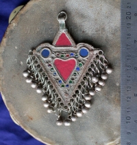 Подвеска - деталь колье. Южный Афганистан (Кандагар) или западный Пакистан (Квет