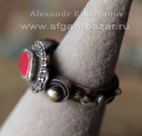 Перстень, сделанный с использованием детали от старого афганского украшения