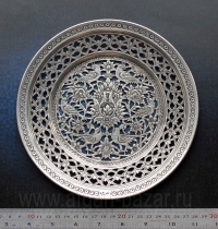 Чеканное блюдо из меди - настенное украшение. Иран, Исфахан, современная работа