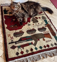 Афганский шерстяной ковер ручной работы  с милитаристской символикой. Афганистан