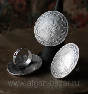 Кольцо из ювелирного сплава c копией старинной османской монеты