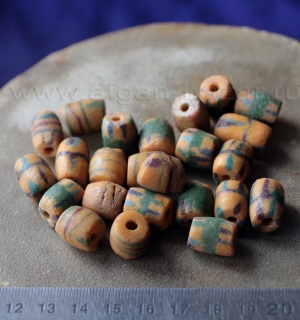 Африканские стеклянные бусины Кробо - African Ghana Krobo Beads. Лот из двадцати
