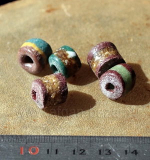 Африканские стеклянные бусины Кробо - African Ghana Krobo Beads. Лот из пяти бус