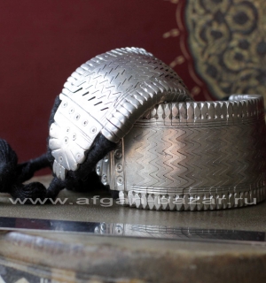 Старый индийский наплечный браслет "бозубанд"