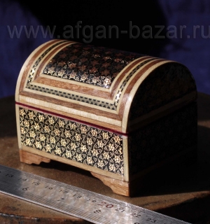 Деревянная шкатулка с инкрустацией "Хатам". Иран, Исфахан, современная работа Деревянная шкатулка с инкрустацией "Хатам". Иран, Исфахан, современная работа