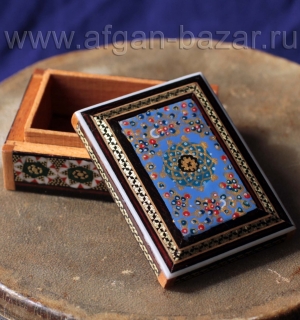 Деревянная шкатулка с инкрустацией "Хатам" с миниатюрной росписью