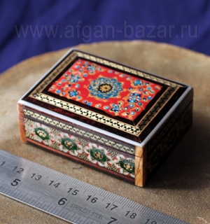 Деревянная шкатулка с инкрустацией "Хатам" с миниатюрной росписью