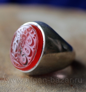 Иранский мужской перстень с  сердоликом и каллиграфической надписью - шиитским з