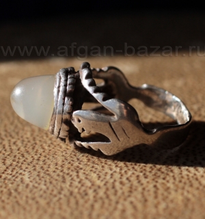Винтажный иранский перстень с халцедоном. Иран, Тебриз, 20.