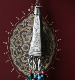 Марокканская берберская подвеска - элемент старого украшения