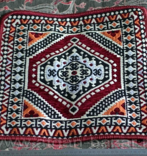 Наволочка в туркменском стиле под туркменский ковер