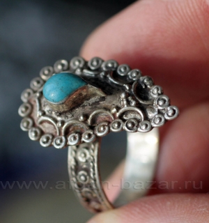 Афганский винтажный перстень в виде узора "Ботех" или "Бута" с голубым камнем